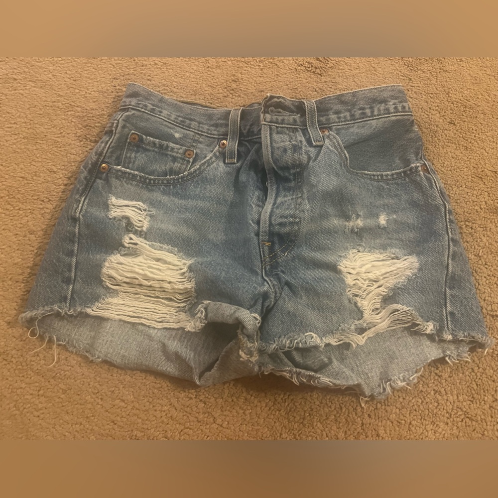 NWOT Levi Original 501 shorts size 27